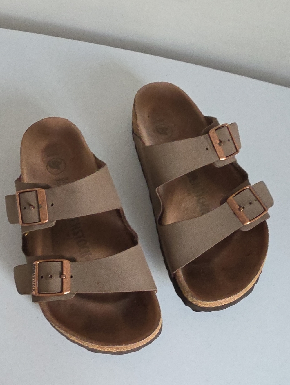 BIRKENSTOCK | Brown Arizona Two-Strap Sandals Rose Gold Buckles Sz 36 - Picture 3 of 7